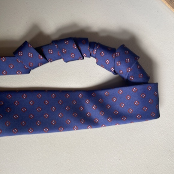 Moore’s vegan tie - Picture 6 of 8